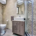 Homey In The Heart Of Qormi Village アパート
