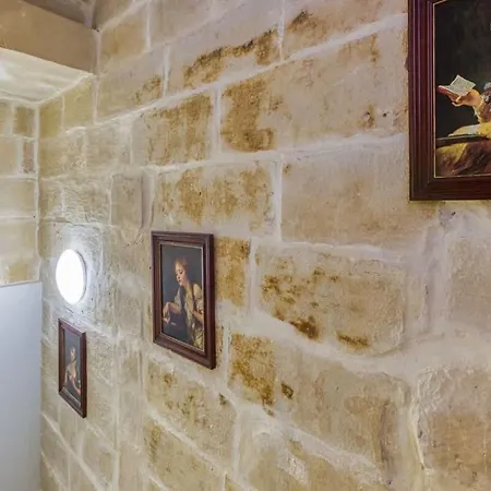 Homey In The Heart Of Qormi Village Santa Vennera